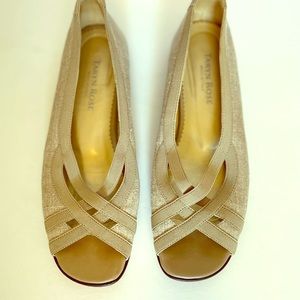 Women’s Taryn Rose VERO CUOIO loafers